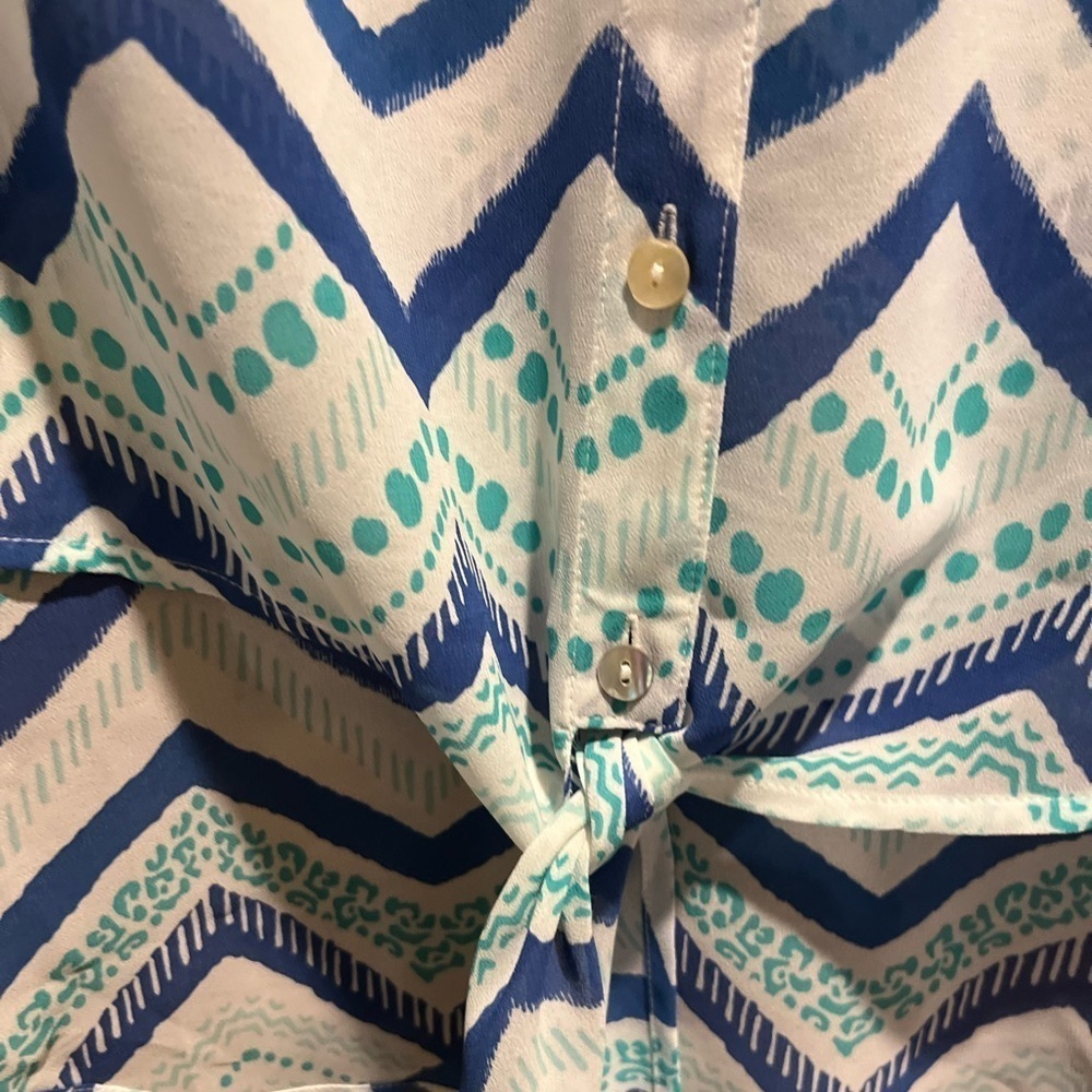 26. WOMENS CHICO’S 2/L DETAIL TOP - Picture 7 of 7